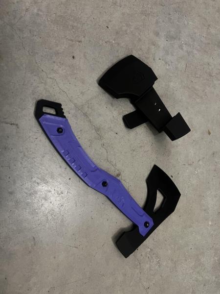 Hacha táctica 3D con funda