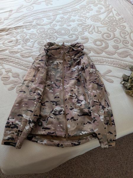 Chaqueta softshell mulicam