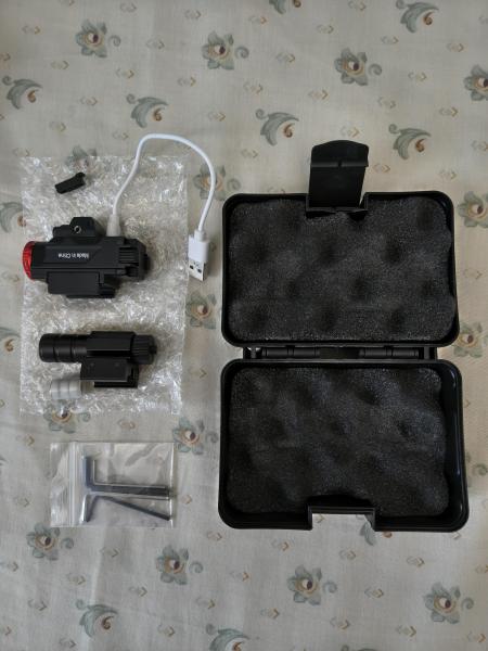 Linterna y puntero laser rojo. PACK batería y de todo pregunta