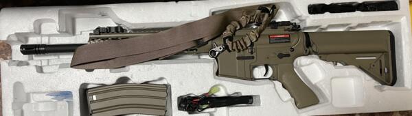 PRECIO NEGOCIABLE RÉPLICA AEG M4 CYMA CM515 KEYMOD RAIL TAN